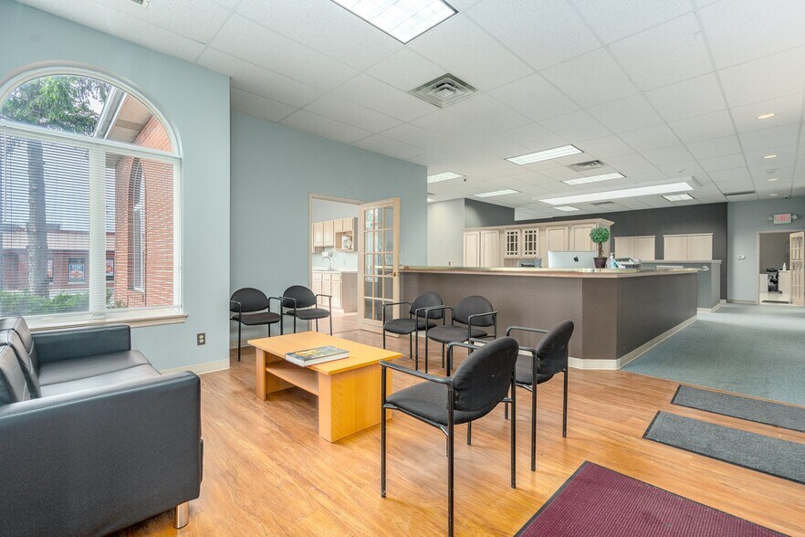 More Photos Of 1851 Douglas Rd, Montgomery Medical For Sale