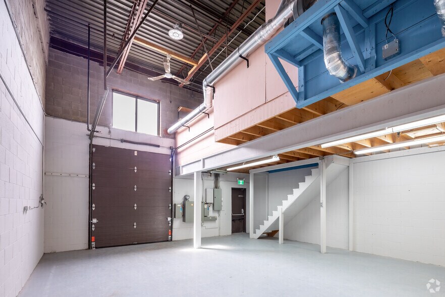 More Photos Of 1100-1190 Rue Bégin, Saint-Laurent Warehouse For Lease