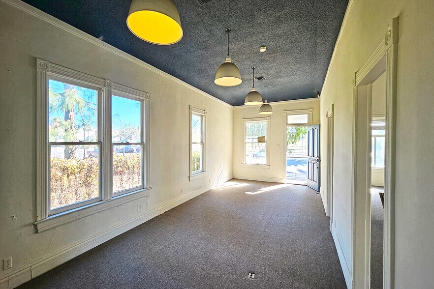 More Photos Of 1101 W Burbank Blvd, Burbank Office Residential For Lease
