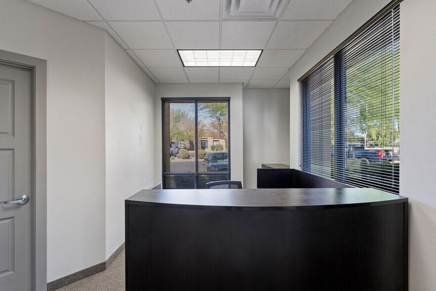More Photos Of 7165 E University Dr, Mesa Medical For Lease