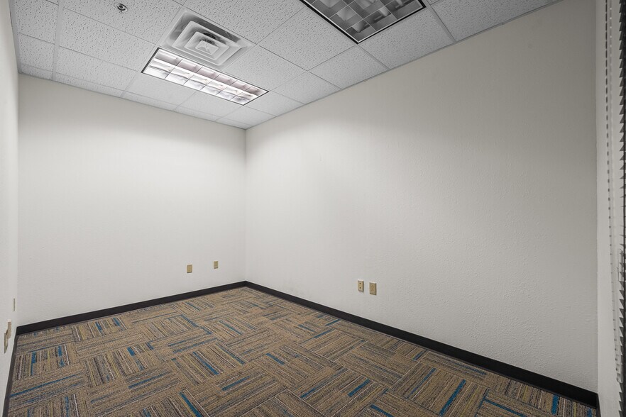 More Photos Of 7202 Slide Rd, Lubbock Medical For Lease