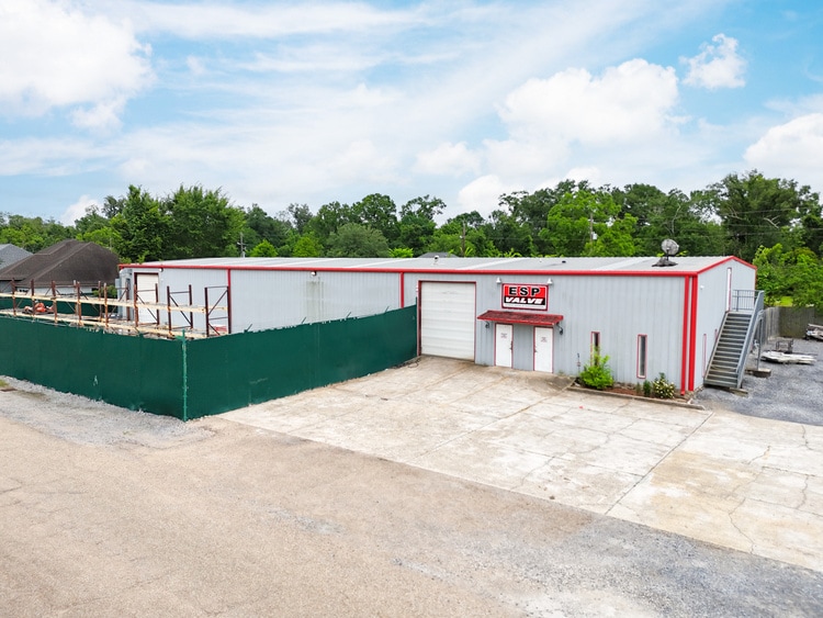 More Photos Of 41107 Don Lou Dr, Gonzales Warehouse For Sale