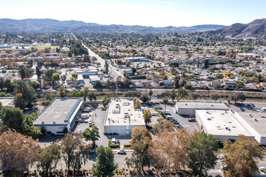More Photos Of 520 E Easy St, Simi Valley Warehouse For Lease