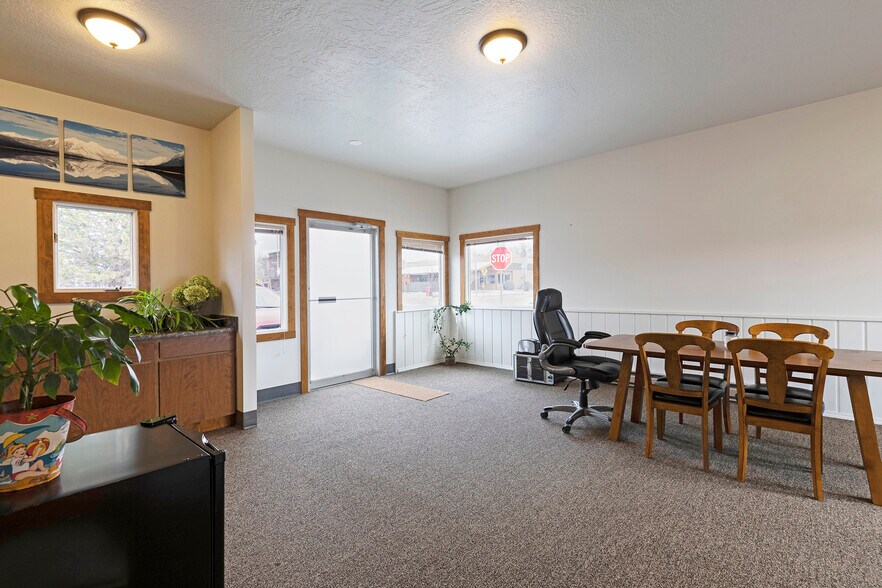 More Photos Of 401 W Main St, Stevensville Medical For Sale