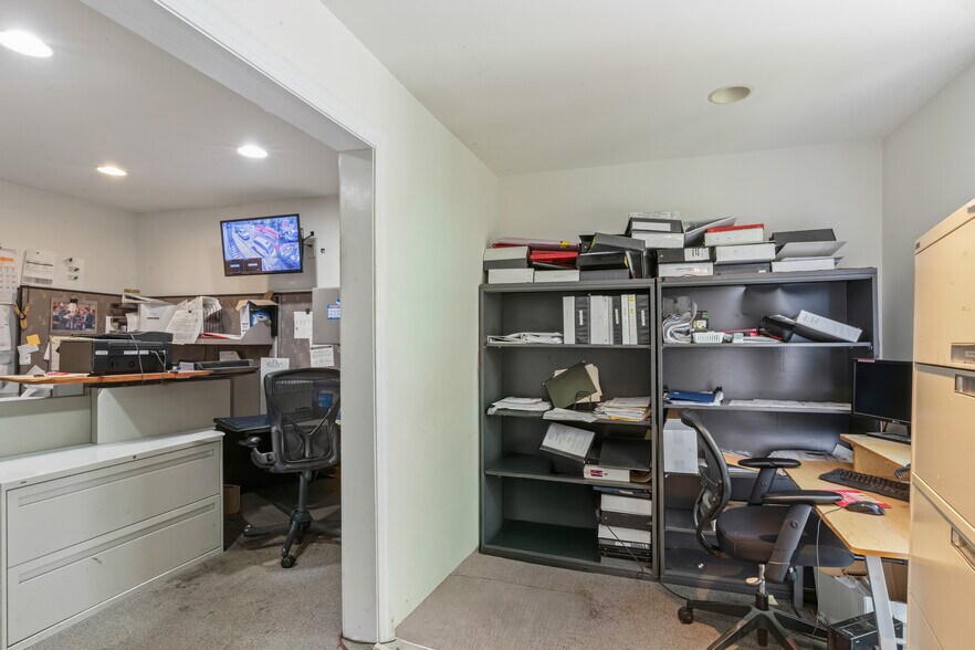 More Photos Of 1512 Marion Barry Ave SE, Washington Office For Sale