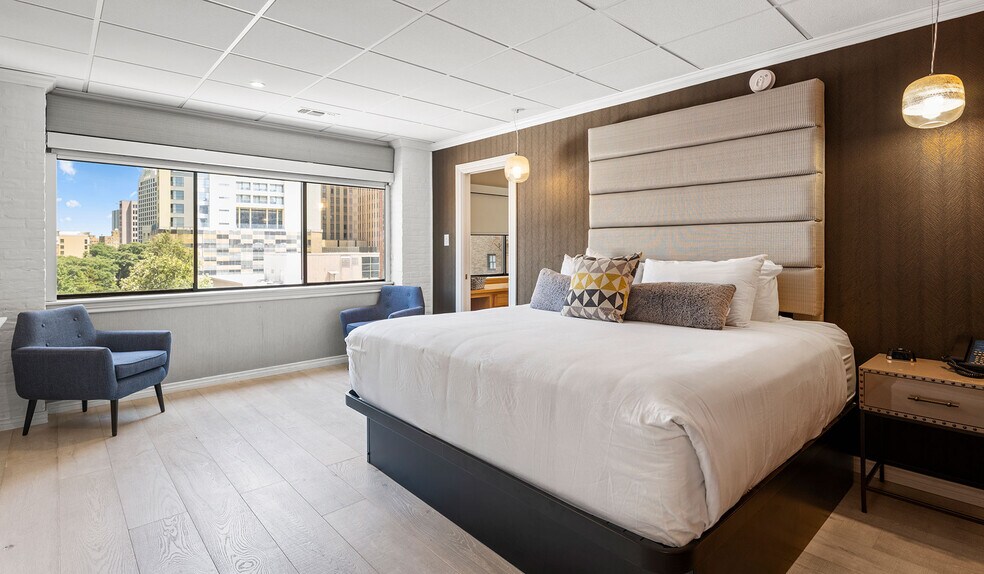 More Photos Of 100 Villita St, San Antonio Hotel For Sale