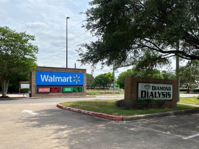 More Photos Of 5603 Highway 6, Missouri City Freestanding For Lease