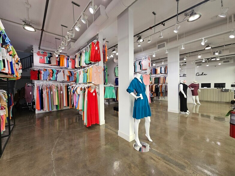 More Photos Of 1013 Crocker St, Los Angeles General Retail For Lease