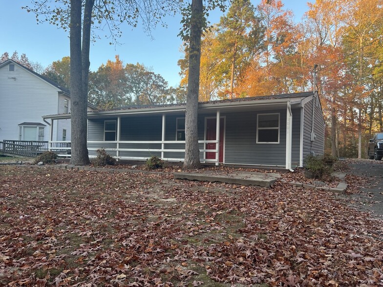 Primary Photo Of 300 Clubhouse Dr, Lusby Office For Lease