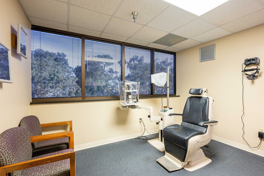 More Photos Of 6719 Gall Blvd, Zephyrhills Medical For Sale