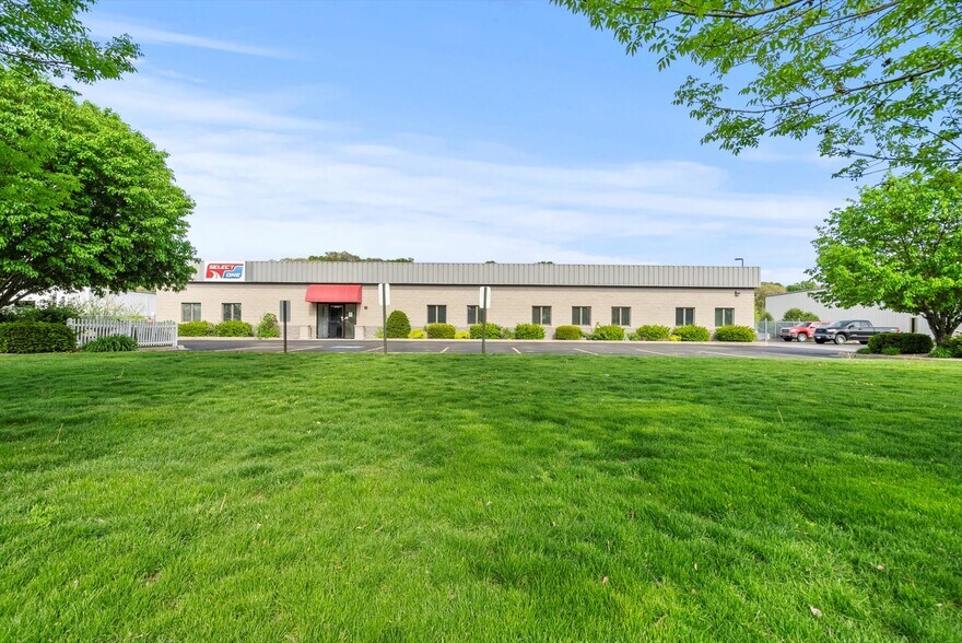 More Photos Of 24051 S Northern Illinois Dr, Channahon Truck Terminal For Sale