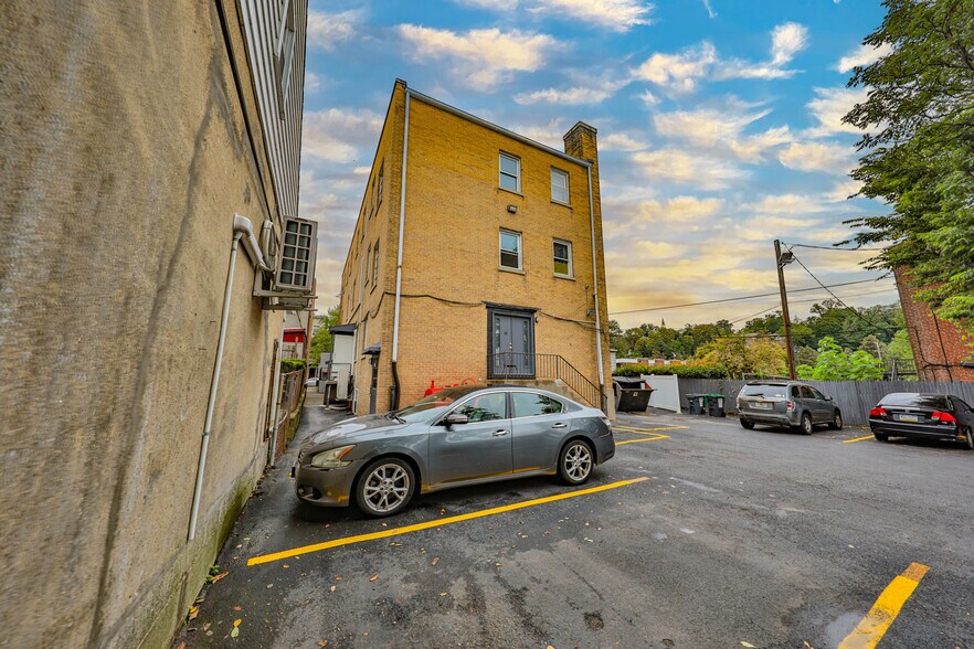 More Photos Of 123 N 2nd St, Easton Apartments For Sale