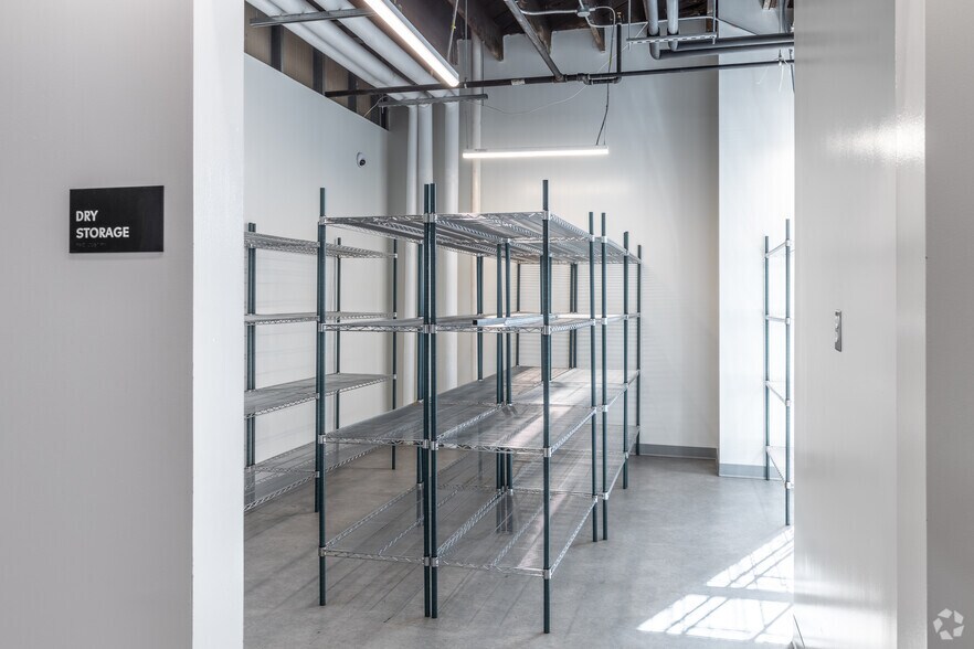 More Photos Of 2000-2014 5th St NE, Washington Warehouse For Lease