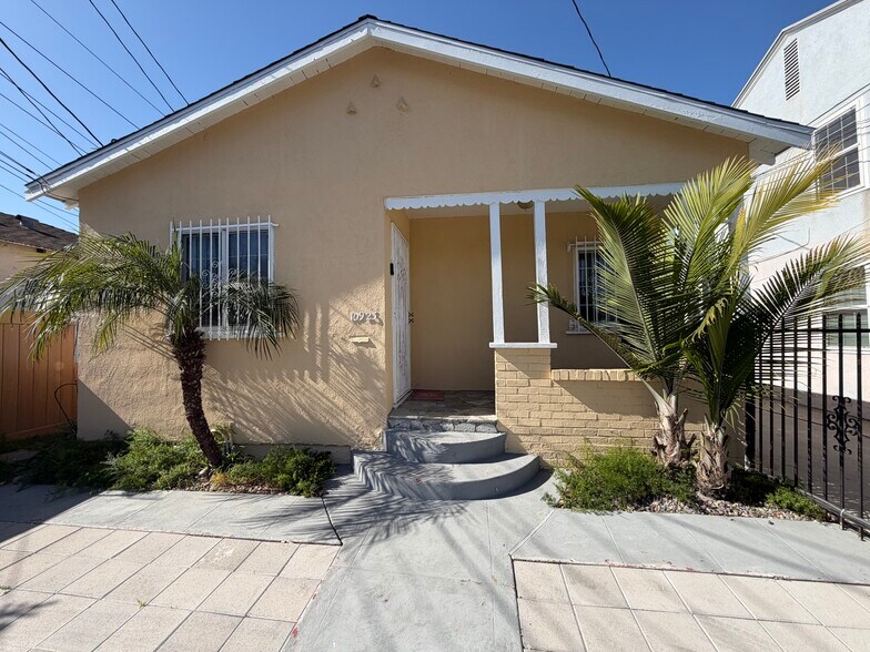 Primary Photo Of 10923 S Inglewood Ave, Inglewood Apartments For Sale
