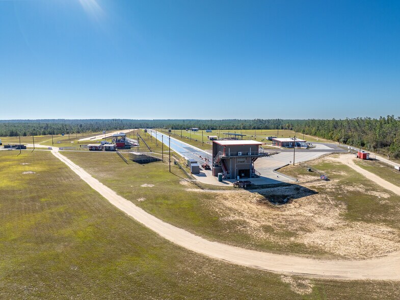 More Photos Of 21281 NW Apache Rd, Fountain Racetrack For Sale