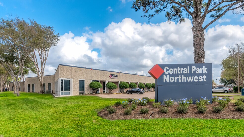 More Photos Of 2500 Central Pky, Houston Unknown For Lease