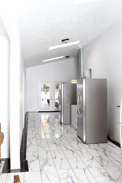 More Photos Of 1636 S Clovis Ave, Fresno Specialty For Sale