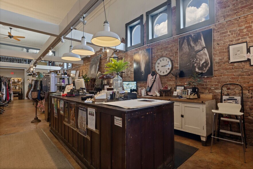 More Photos Of 219 N Main St, Winnsboro Storefront For Sale