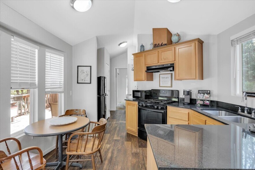 More Photos Of 22732 Middle Camp rd, Sonora Hotel For Sale