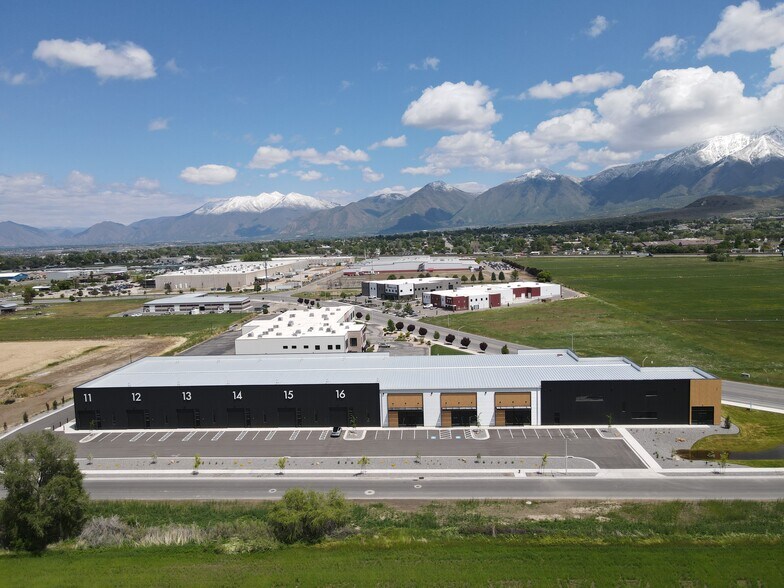 More Photos Of 292 S American Way, Payson Warehouse For Sale