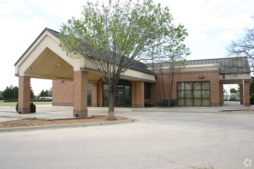 More Photos Of 1701 N Loop 250 W, Midland Medical For Lease