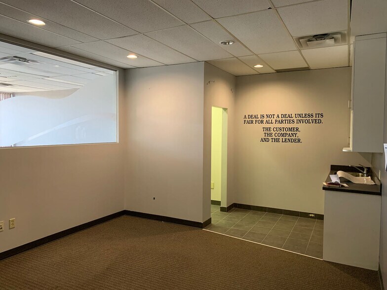 More Photos Of 10310 124th St NW, Edmonton Storefront Retail Office For Lease