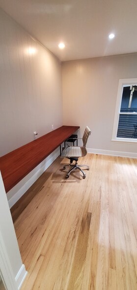 More Photos Of 1405 E 38th 1/2 St, Austin Office For Lease