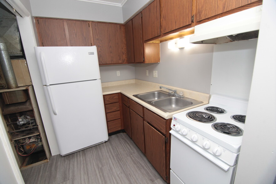 More Photos Of 1524 38th St, Rock Island Office Residential For Sale