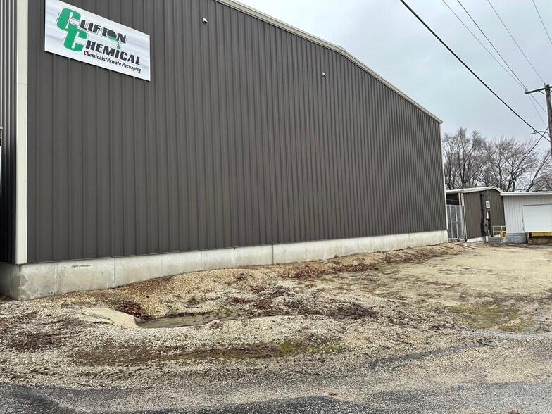 More Photos Of 160 S Locust St, Chebanse Distribution For Sale