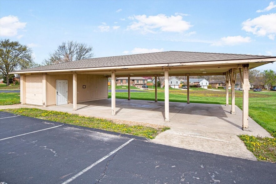 More Photos Of 17200 E 39th St S, Independence Religious Facility For Sale