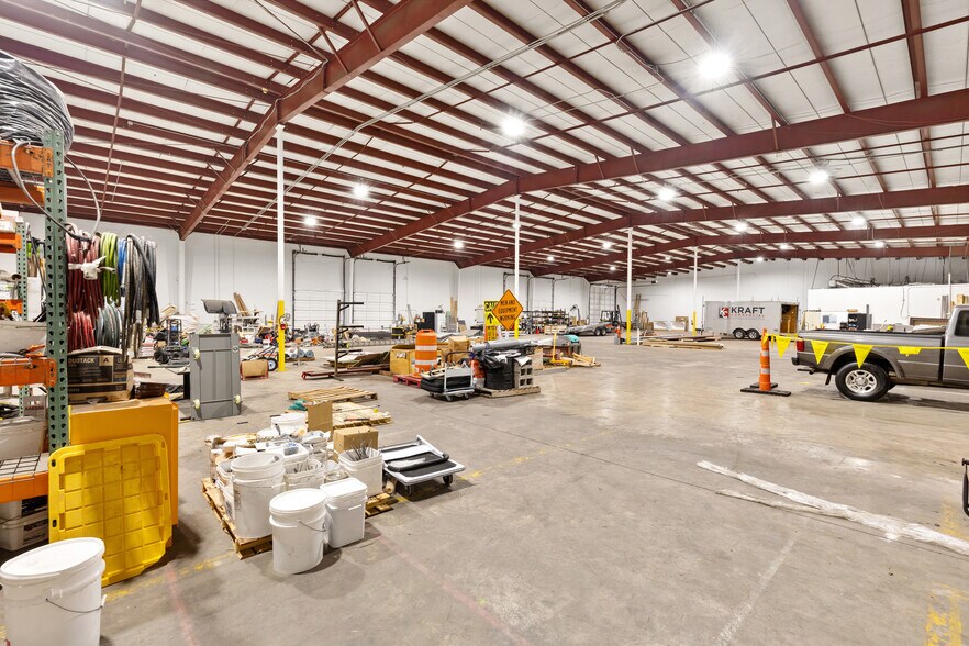 More Photos Of 812-814 Blue Mound Rd, Saginaw Warehouse For Lease