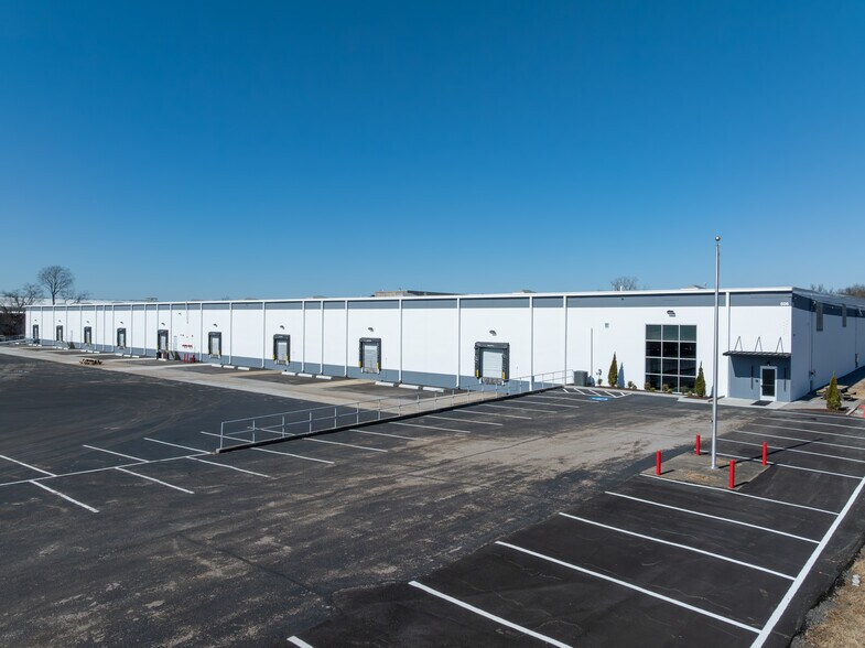 More Photos Of 606 Butler Dr, Murfreesboro Distribution For Lease