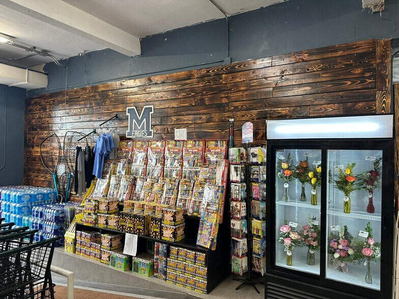 More Photos Of 10 S Main St, Fillmore Restaurant For Sale