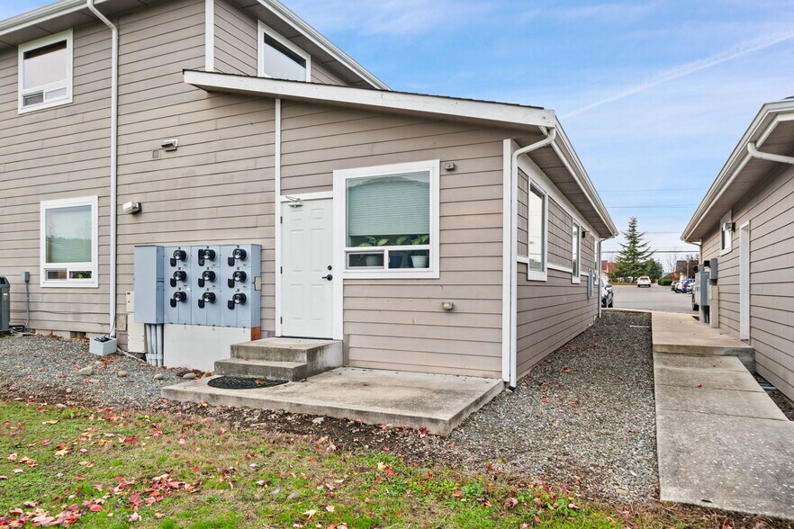 More Photos Of 538 N 5th Ave, Sequim Medical For Sale