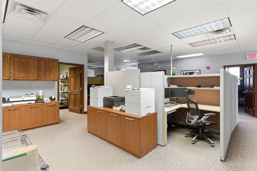 More Photos Of 33 Century Hill Dr, Latham Office For Sale