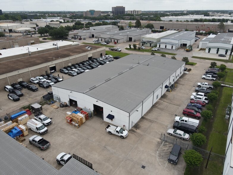 More Photos Of 5115 Steadmont Dr, Houston Industrial For Lease