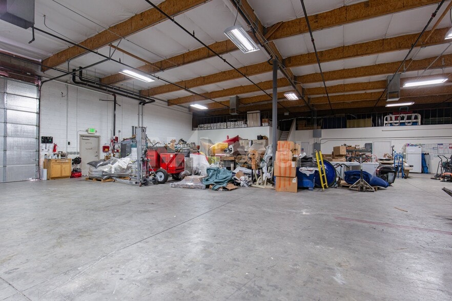 More Photos Of 220 Commerce Park Ct, North Las Vegas Manufacturing For Sale