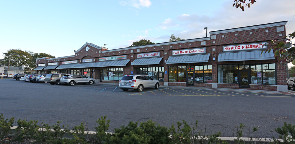 Primary Photo Of 604-626 Union Blvd, West Islip General Retail For Lease