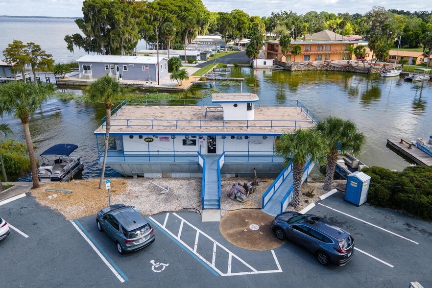 More Photos Of 1006 W Burleigh Blvd, Tavares General Retail For Sale