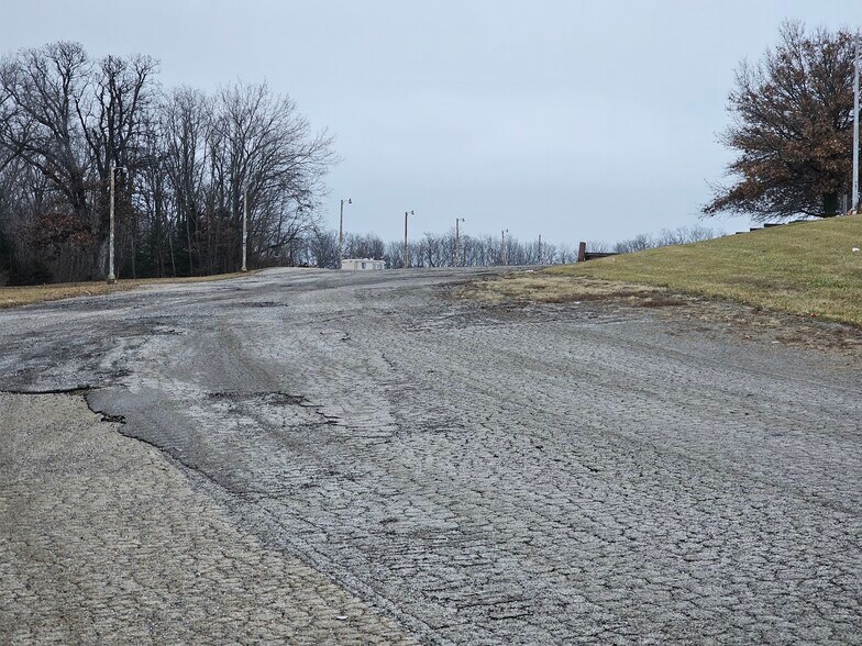 More Photos Of 1920 Bob Griffin Rd, Cameron Hotel For Sale