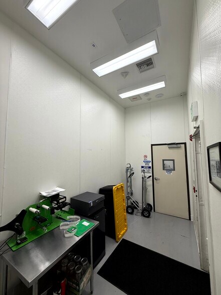 More Photos Of 1447 Santa Fe Ave, Long Beach Manufacturing For Sale