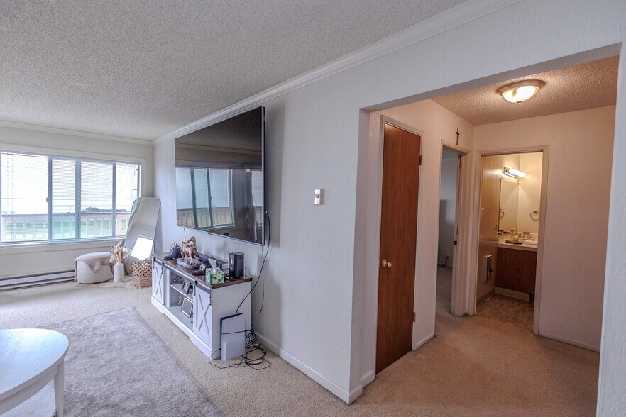 More Photos Of 510 Avenue Alhambra, Half Moon Bay Apartments For Sale