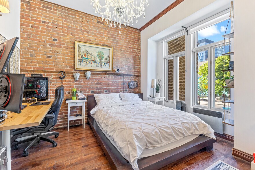 More Photos Of 1023 Rue Berri, Montréal Apartments For Sale