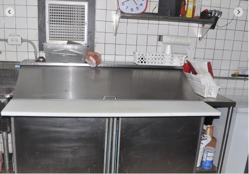 More Photos Of 9786 US Highway 271, Powderly Restaurant For Sale