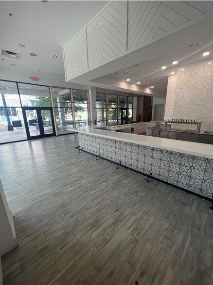 More Photos Of 400 W Fourth St, Winston-Salem Apartments For Lease