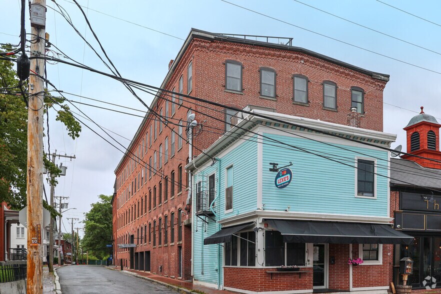 Primary Photo Of 7 Prince Pl, Newburyport Office For Sale