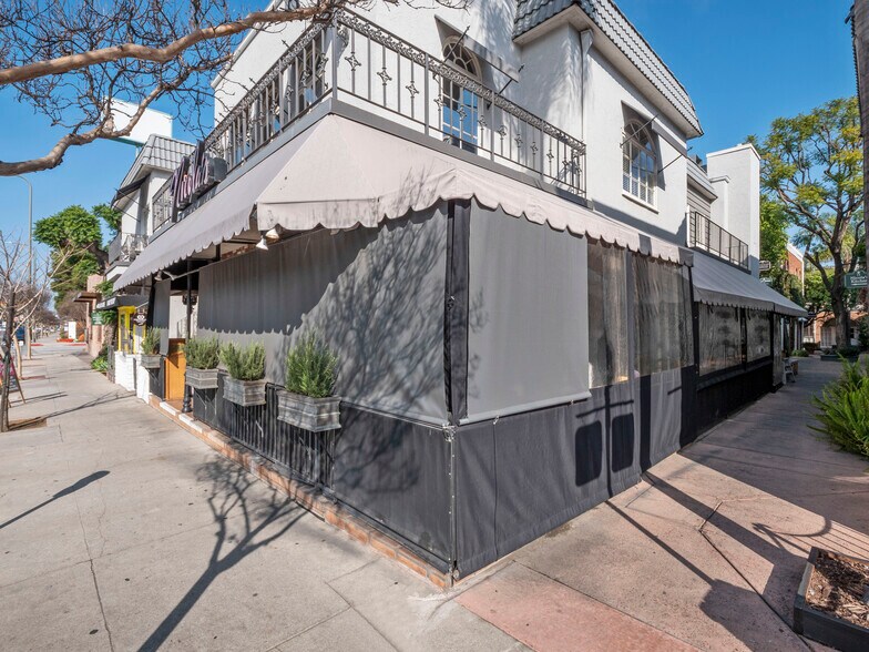 More Photos Of 20969 Ventura Blvd, Woodland Hills Restaurant For Lease