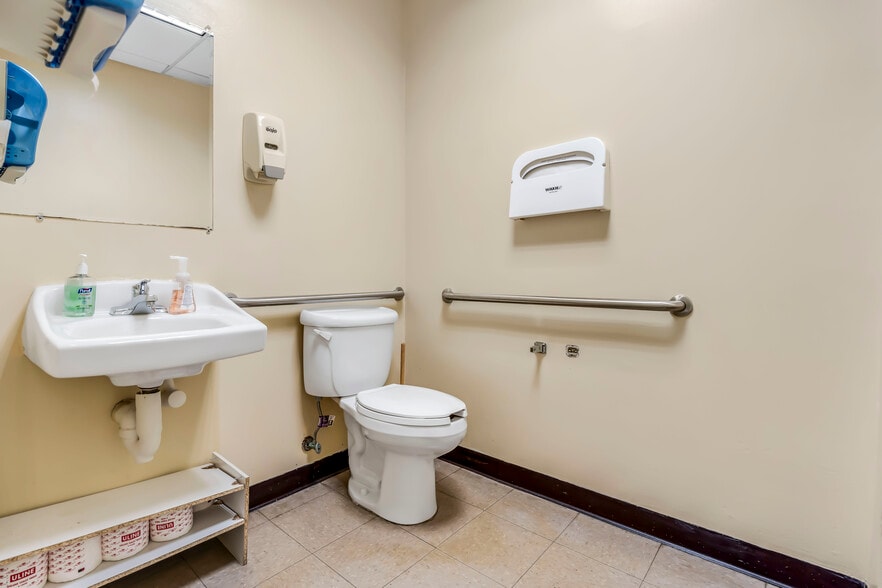 More Photos Of 3900 NW 126th Ave, Coral Springs Warehouse For Sale