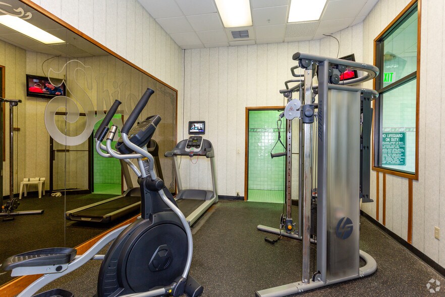 More Photos Of 3304 Market St NE, Salem Hotel For Sale