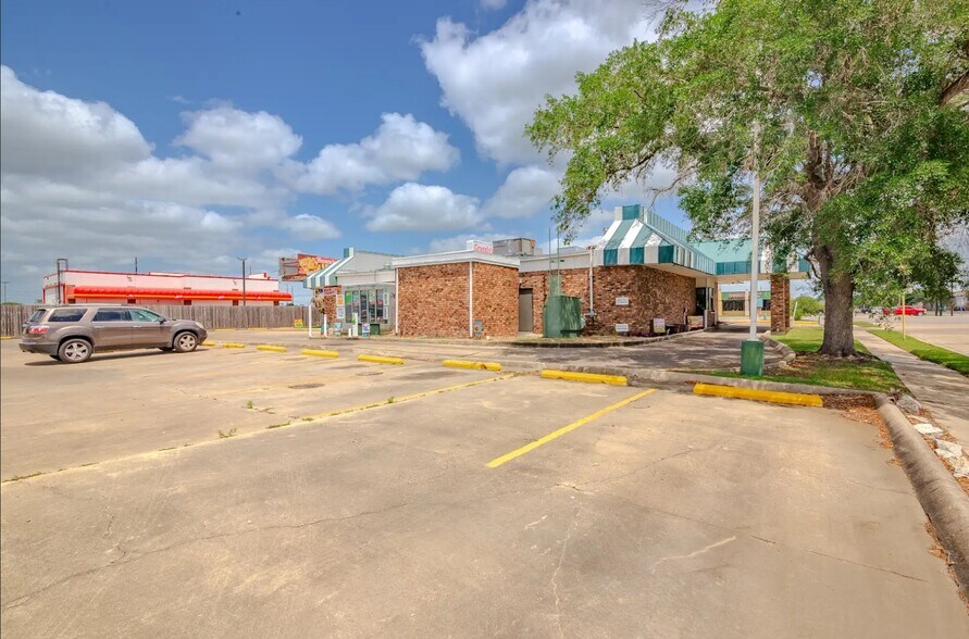 More Photos Of 4201 N Navarro St, Victoria Fast Food For Sale